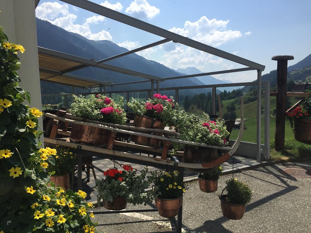 Hotel Weisshorn Goms Екстер'єр фото